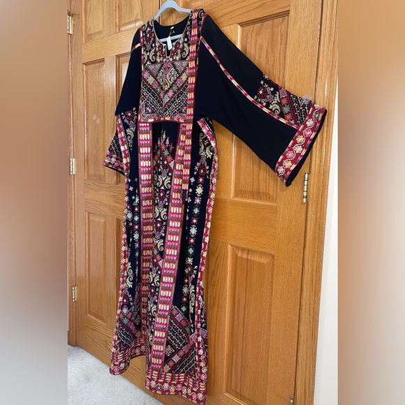 Thobe Dresses & Skirts - Thobe Size 6 (US SIZE 18-20-22-24) Black Embroidery Beaded Middle Eastern Dress